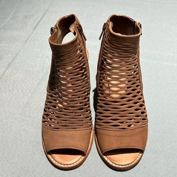 EUC DIBA laser cut open toe block heel sling‎ back B39 - Image 4