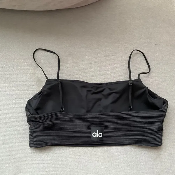 Alo Yoga Micro Plisse Game On Bra Black XS - Image 4