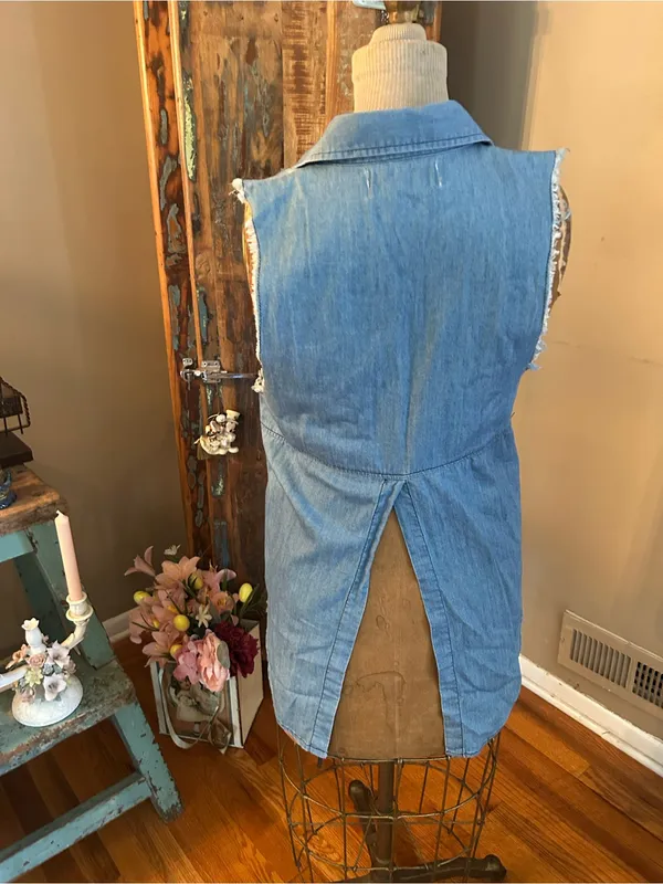Vintage Havana Light Blue Denim S/L Button-Up Shirt w/Hi Low Hem | Size Large - Image 3