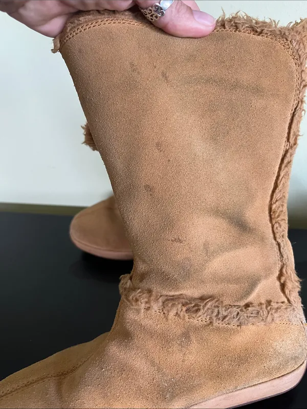 Timberland women's tan suede mukluk-style winter boots - Image 12