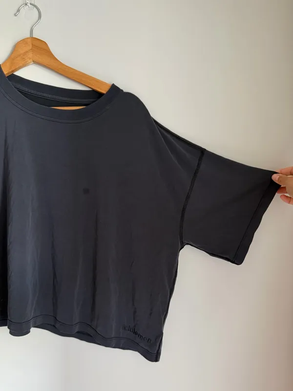 Lululemon Ease of It All Short Sleeve Black Size Large Athleisure - Image 3