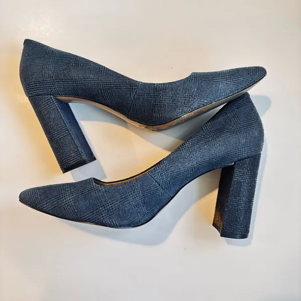 Banana Republic Navy Textured Pebble Leather Heels Size 9.5 - Image 9