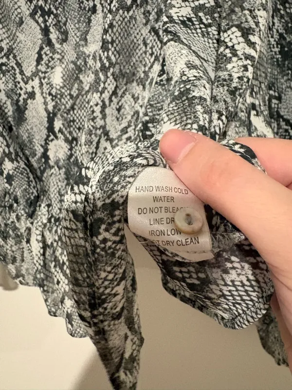Altar'd State Top Snake Skin Print Sheer Lined Elastic‎ Waist grey medium - Image 5
