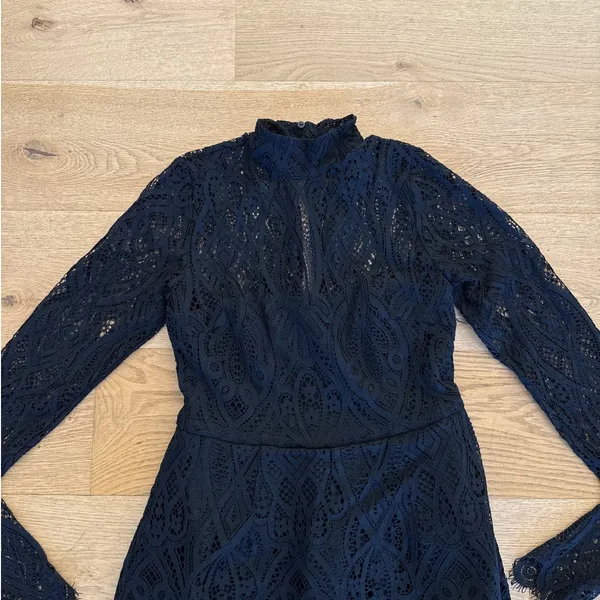 Lulu's - Gorgeous Attraction Lace Structured Long Sleeve Mini Dress in Black - Image 3