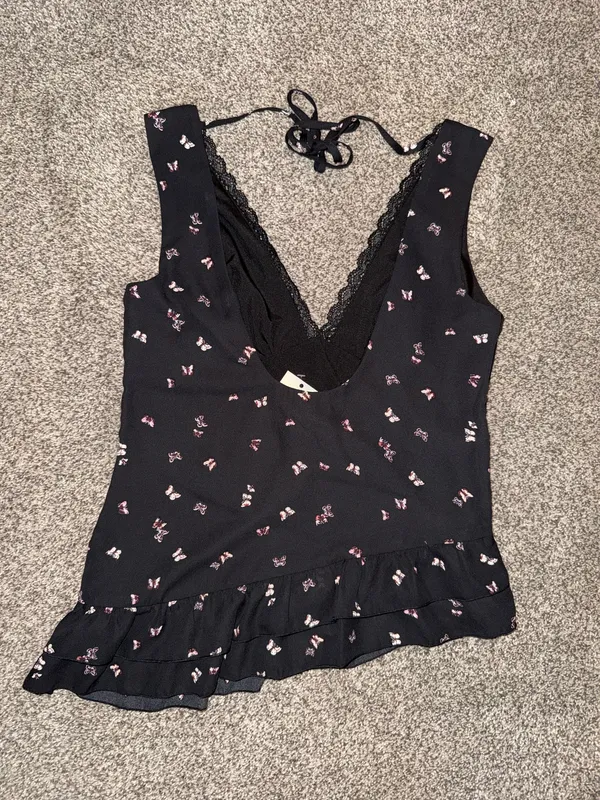 Wild Fable Butterfly Print Asymmetrical Ruffle Hem Top - Image 4