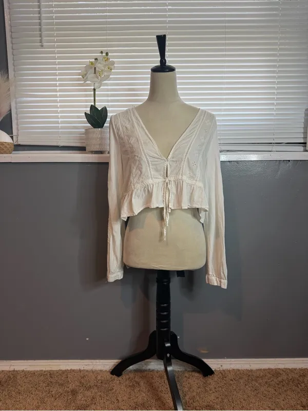 Zara White Embroidered Cotton Crop Blouse Size M Boho Peasant Tie Front - Image 2