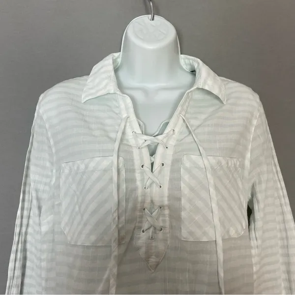 Mountain Hardwear Shirt Women Medium Striped White Blue Lightweight Long‎ Sleeve - Image 4