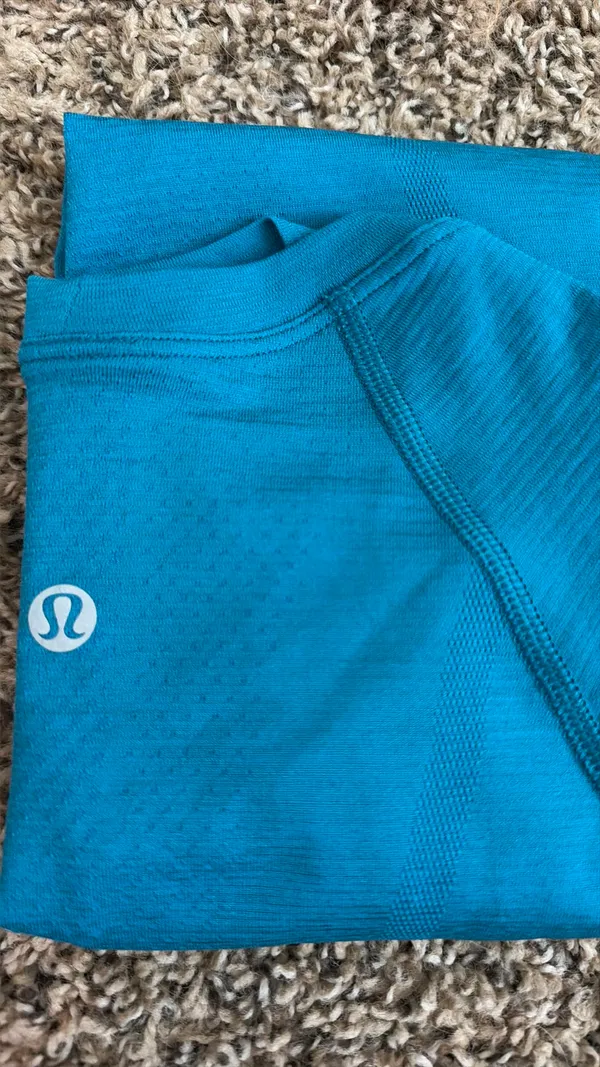 Lululemon Swiftly Tech Short Sleeve - Image 3
