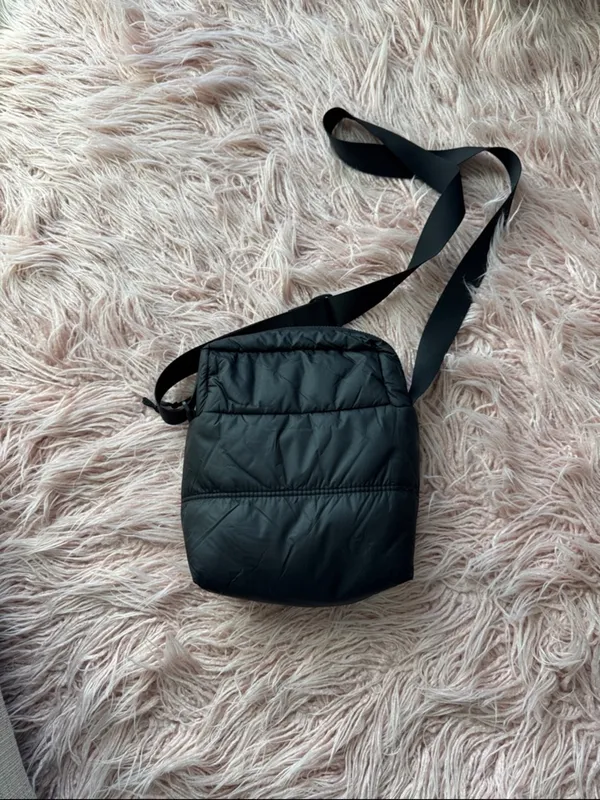 The North Face Black Crossbody Puffer Messenger Bag - Image 6