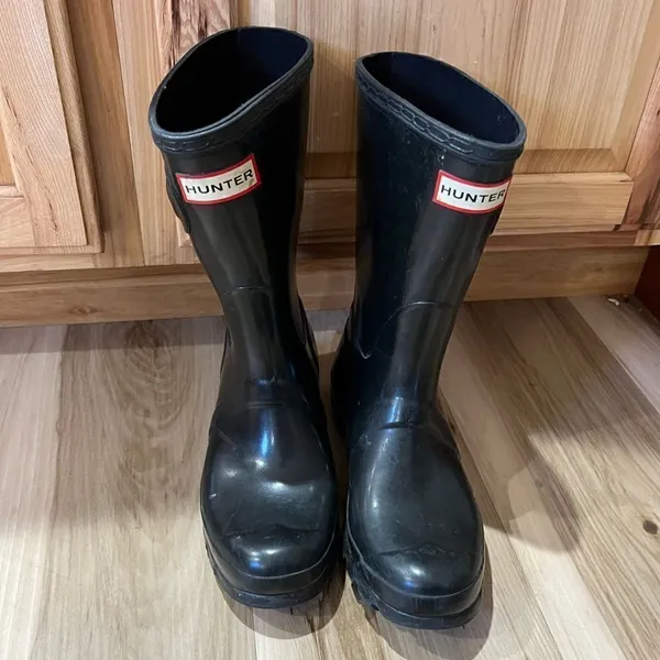 Hunter Black Rubber Boots Size 5M/6F - Image 2