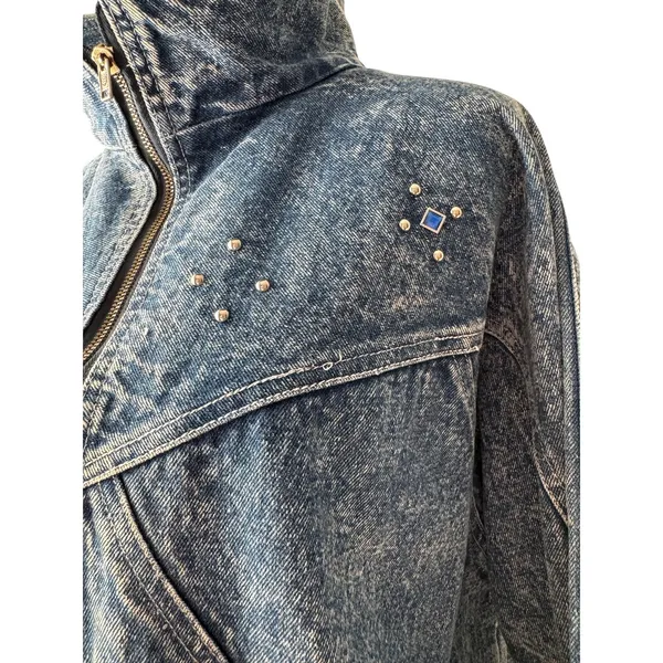 Vintage ‘80s Medium Wash Studded High Collar Full Zip Denim Jacket w/ Pockets - Image 4