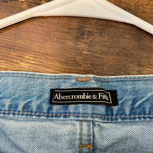 Abercrombie & Fitch women’s denim‎ shorts — 26” waist - Image 5