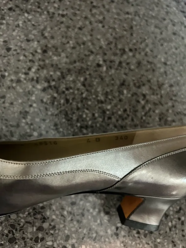 Salvatore Ferragamo Women's Metallic Pewter Pointed-Toe Flats - Image 5