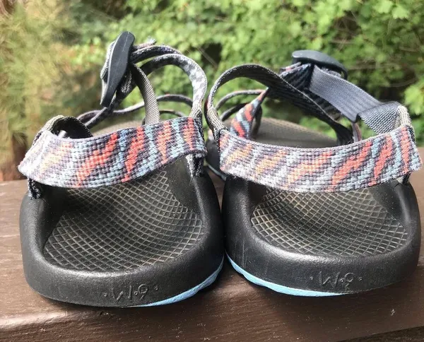 Chacos Strappy Red Blue Sandals Women’s Size 9 - Image 4