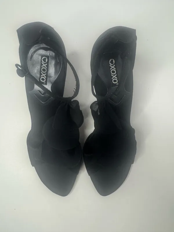 XOXO Black Fabric Heels Women's Size 7.5 - Image 2