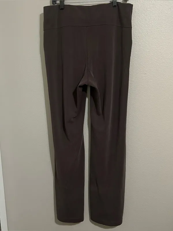 Lululemon Espresso Brown Ribbed Softstreme Athletic Flare Pants Women’s Size 14 - Image 6
