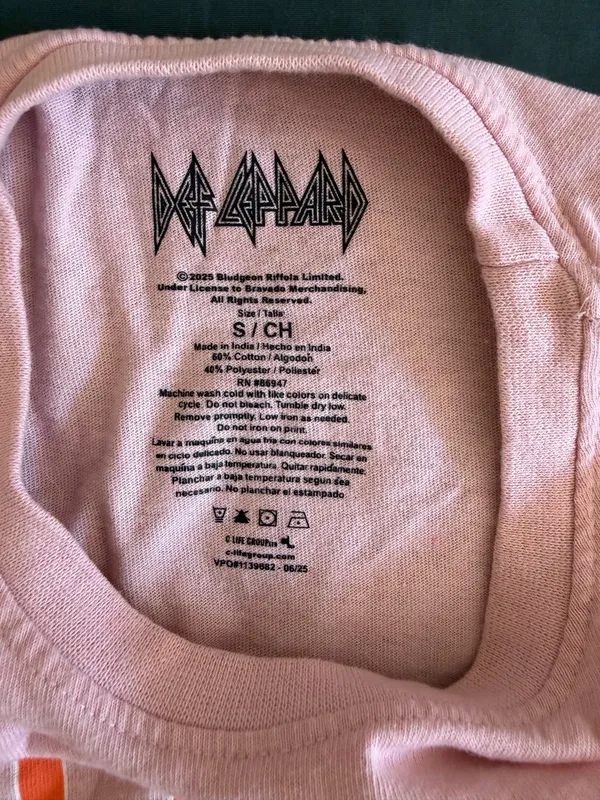Def Leppard Pink band tee - Image 2