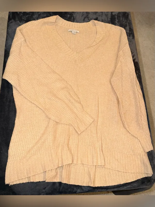 American Eagle Waffle Knit V-Neck Lightweight Knit Pullover Sweater in Beige - Image 5