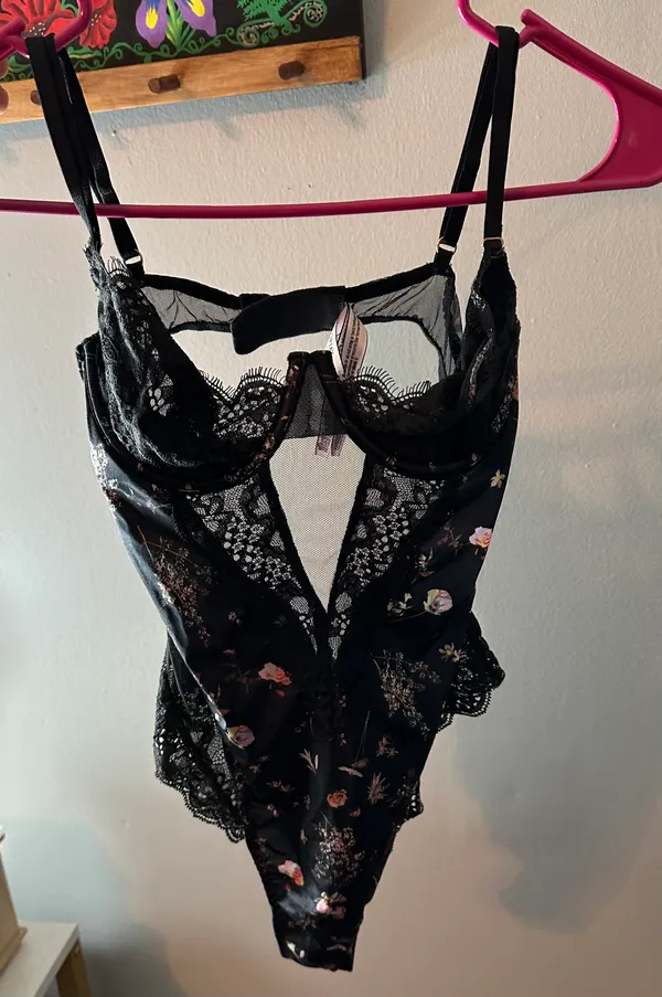 Victoria's Secret Lingerie - Image 2
