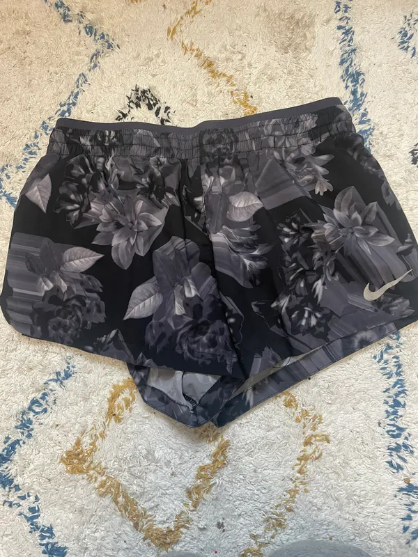 Nike Dri-Fit Floral Running Shorts - Image 3