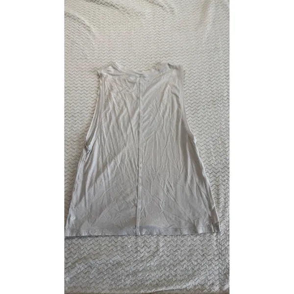 Lululemon Womens Muscle Tank Top Light Gray Relaxed Fit Sleeveless Yoga 4375 - Image 2