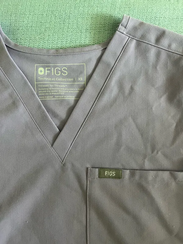 Light Purple Figs Scrub Top - Image 2