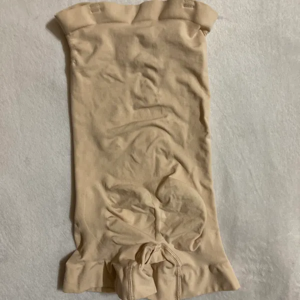 SKIMS FLAWED Strapless Sculpting Shortie Bodysuit S - Image 3