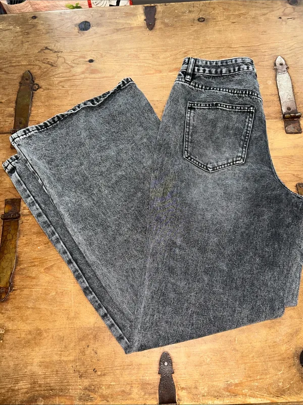 Windsor Grey Acid-Wash Wide Leg Jeans Size Small - Image 8
