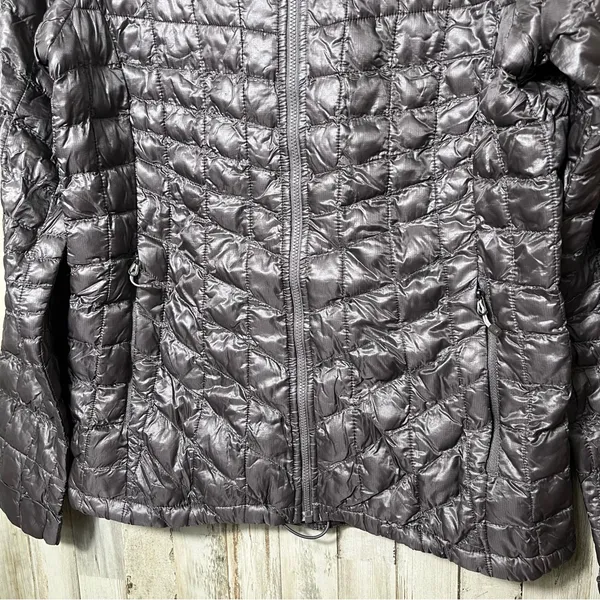 The North Face Gray‎ Purple Quilted Puffer Jacket Zip Womens Size Small - Image 4
