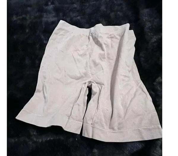 Skinnygirl Tummy/Waist High Waist Shaper Shorts. Size 1x - Image 2