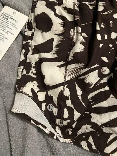 Lululemon Hotty Shorts - Image 3