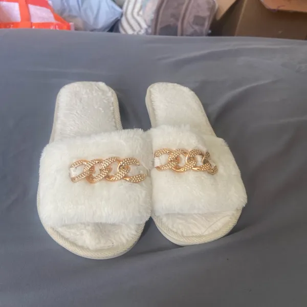 Faux Fur Slide Slippers with Gold Chain Detail - Image 3