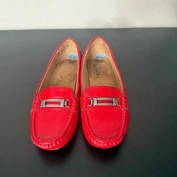 Life Stride Red Faux Leather Loafers Womens 6.5 Shoes Moc Toe Slip on Silver - Image 3