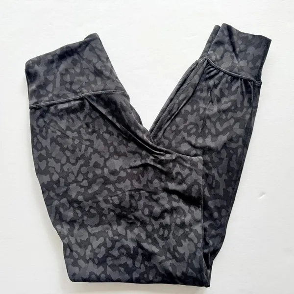 Lululemon Align Jogger Pant 28" Wild Thing Cheetah Camo Deep Coal Size 6 Comfort - Image 3