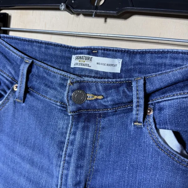 Signature by Levi Strauss Womens 16M 33x32 Mid Rise Bootcut Stretch Blue Jeans - Image 3