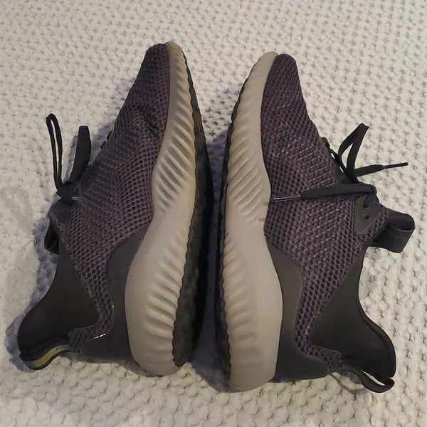 Adidas Alpha Bounce Shoes Size 9 - Image 3