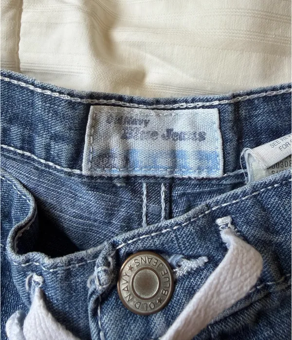 Old Navy cargo shorts - Image 3