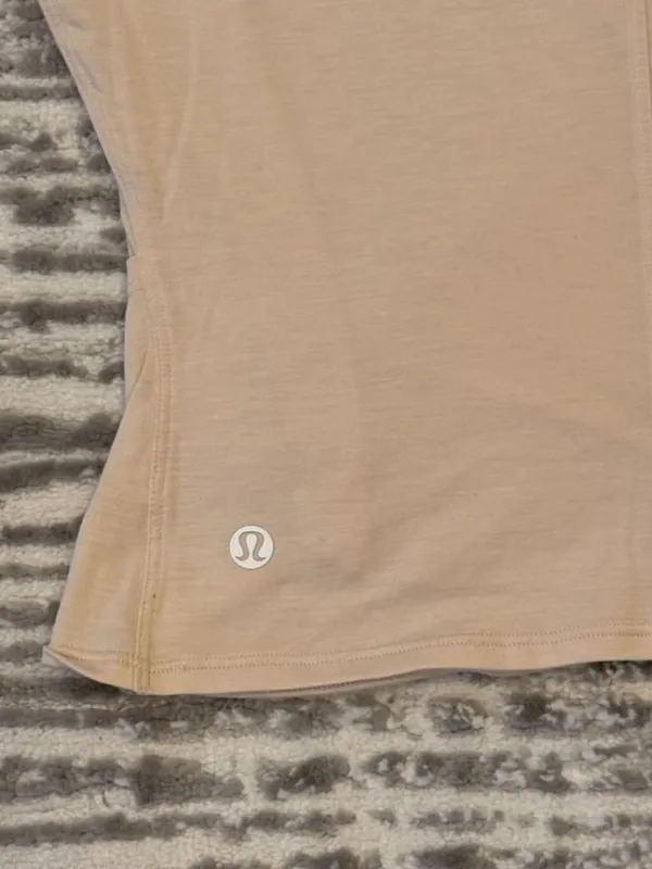 NEW Lululemon women's size 6 cream short sleeve top - Image 8