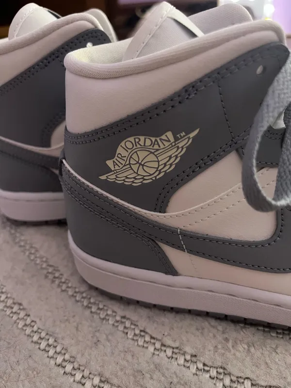 Nike Jordan Air 1 Mid Women’s - Image 7