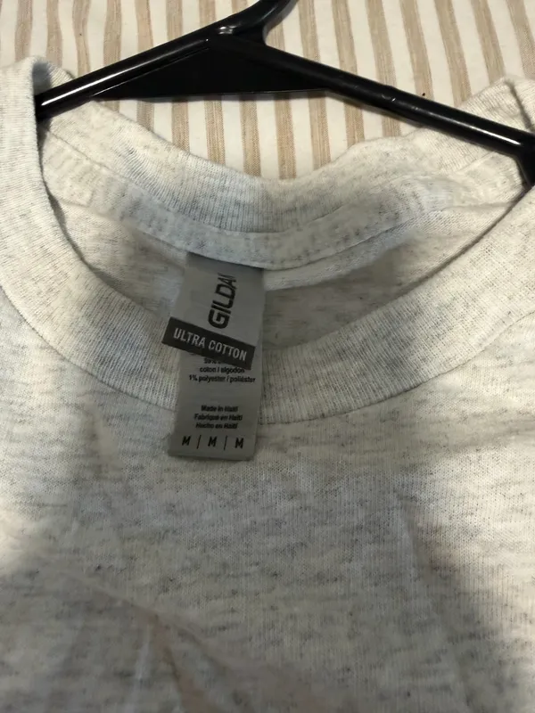 Gildan Graphic tee - Image 2