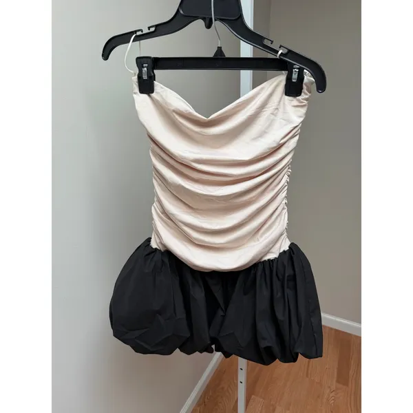 NEW More To Come Raquel Mini Bubble Dress in Nude Black Size Small - Image 4