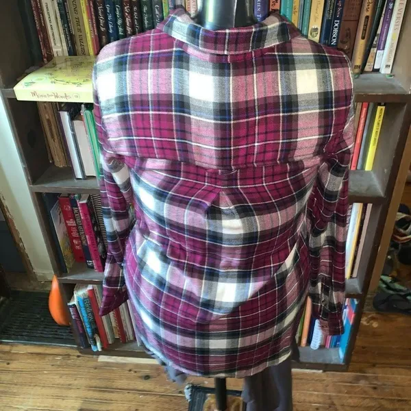 American Eagle Ah-mazingly soft pink plaid flannel S button down shirt - Image 2