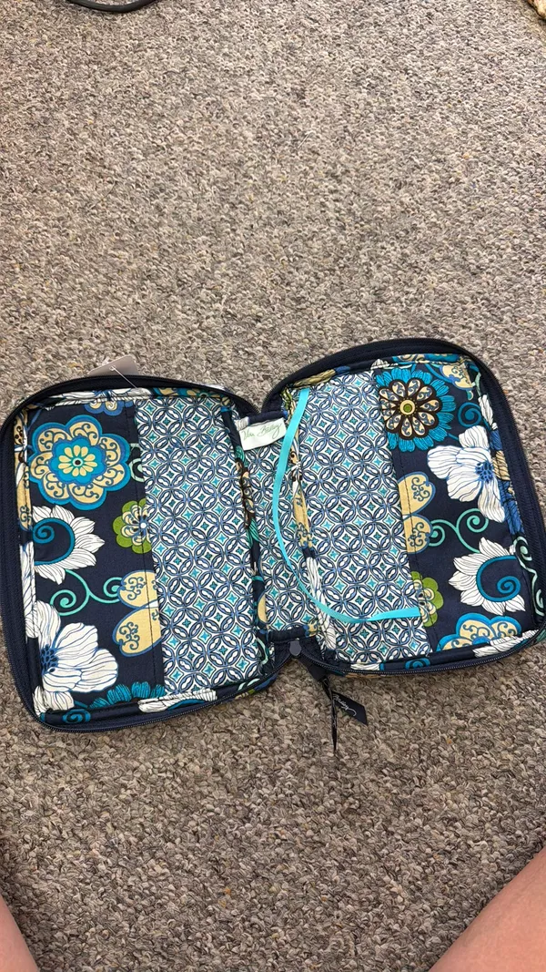 Vera Bradley Bible Bag - Image 3