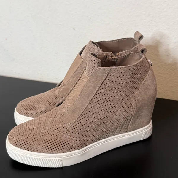 Steve Madden Wedge Sneakers Womens 7 Taupe Perforated Leather Zip High Top - Image 10