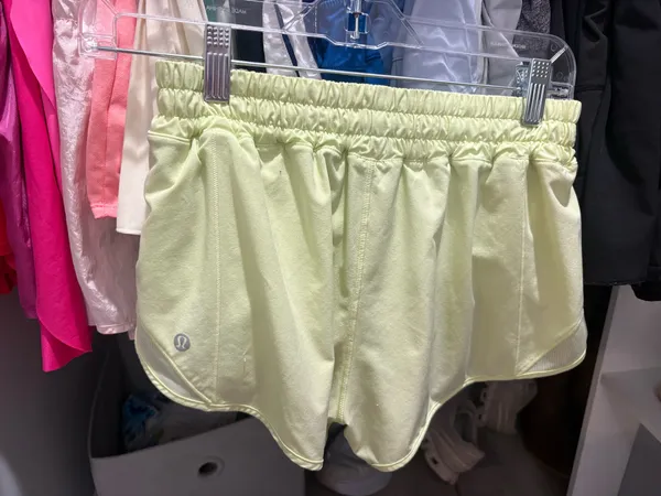 Lululemon Hotty Hot Shorts 2.5" - Image 3