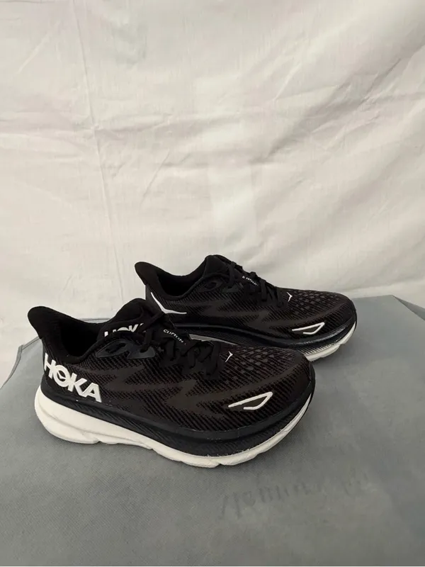 HOKA Clifton 9 Womens 8.5 Black Excellent Used (B258) - Image 3