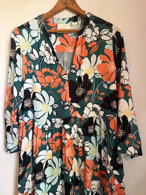 Maeve Anthropologie Juno Dress Tropical Floral Small Bold Flowy Relaxed V-Neck - Image 3