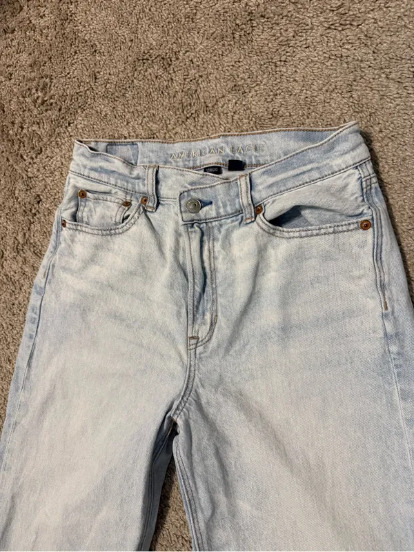 American Eagle Outfitters Light Wash High-Rise Baggy Straight Jeans 4 - Image 2