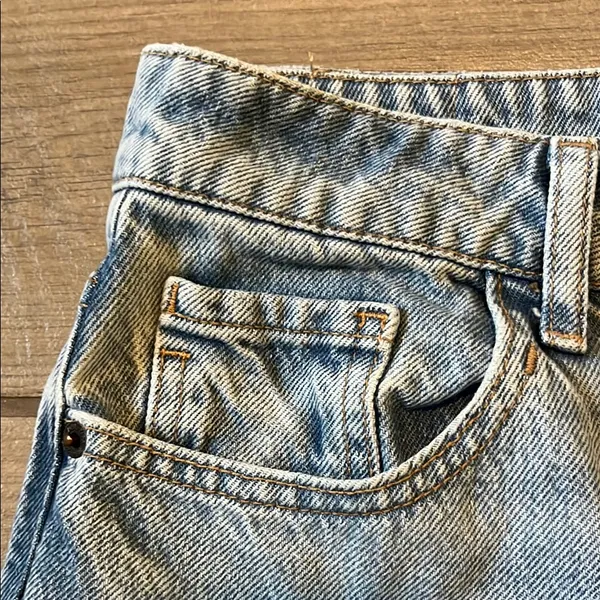 Zara Blue Straight Leg Denim with Vintage Appeal - Image 8