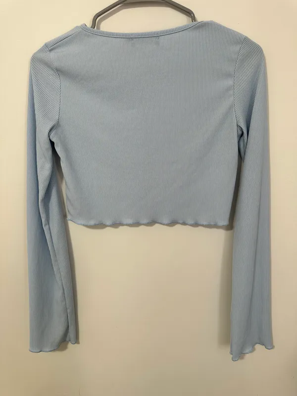 Pretty Little Thing Cropped Long Sleeve Top - Image 4